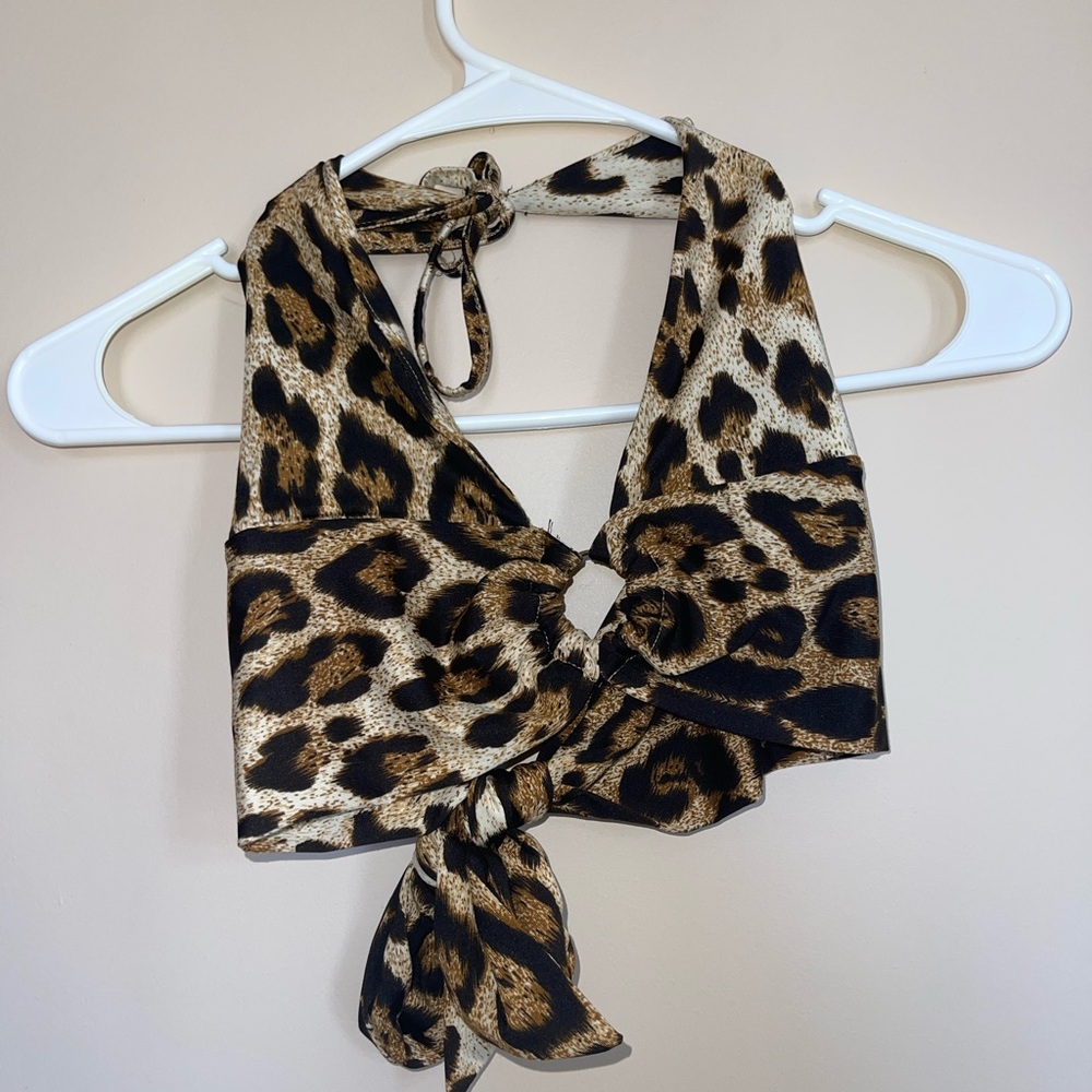 SHEIN Leopard Tie Crop